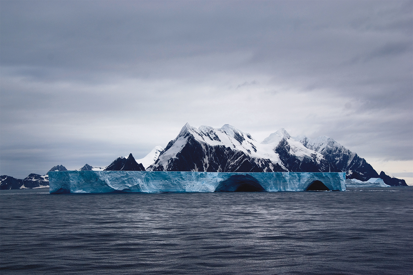 2-antarctica_elephant_island_icebergs_tamburri_final