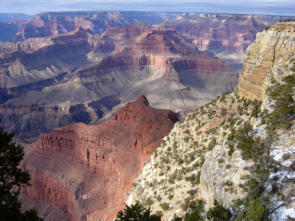 A VIEW FROM NEAR MOHAVE POINT ON THE WEST RIM DRIVE. GRAND CANYON NATIONAL PARK.